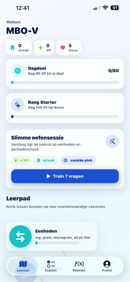 Schermafbeelding van DoseerCheck Trainer: verpleegkundig rekenen, medicatie en infuussnelheid.